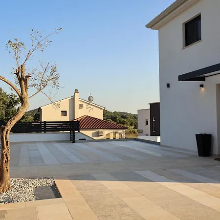 Anastasia Villa Musalez