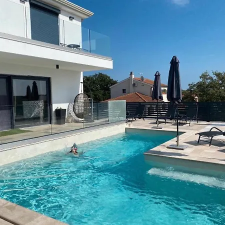 Anastasia Villa *
